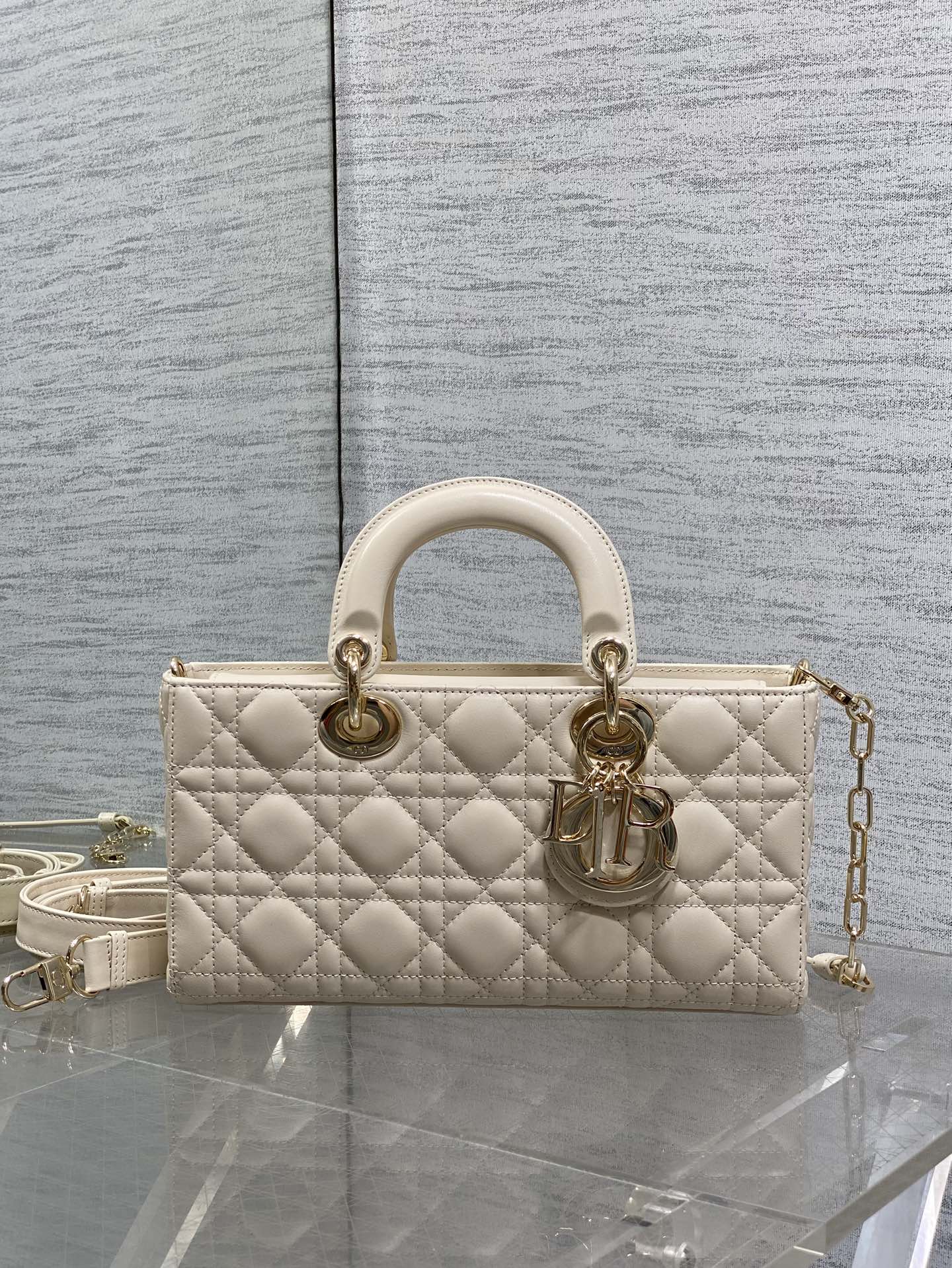 DIOR 25S MEDIUM LADY D-JOY 26 IN BEIGE LAMBSKIN GOLD HARDWRE