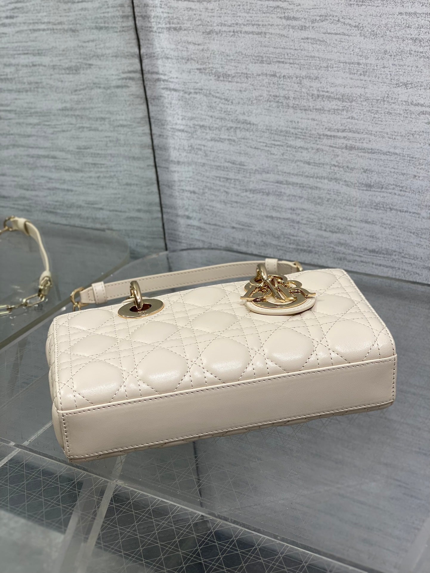 DIOR 25S SMALL LADY D-JOY 22 IN BEIGE LAMBSKIN GOLD HARDWRE
