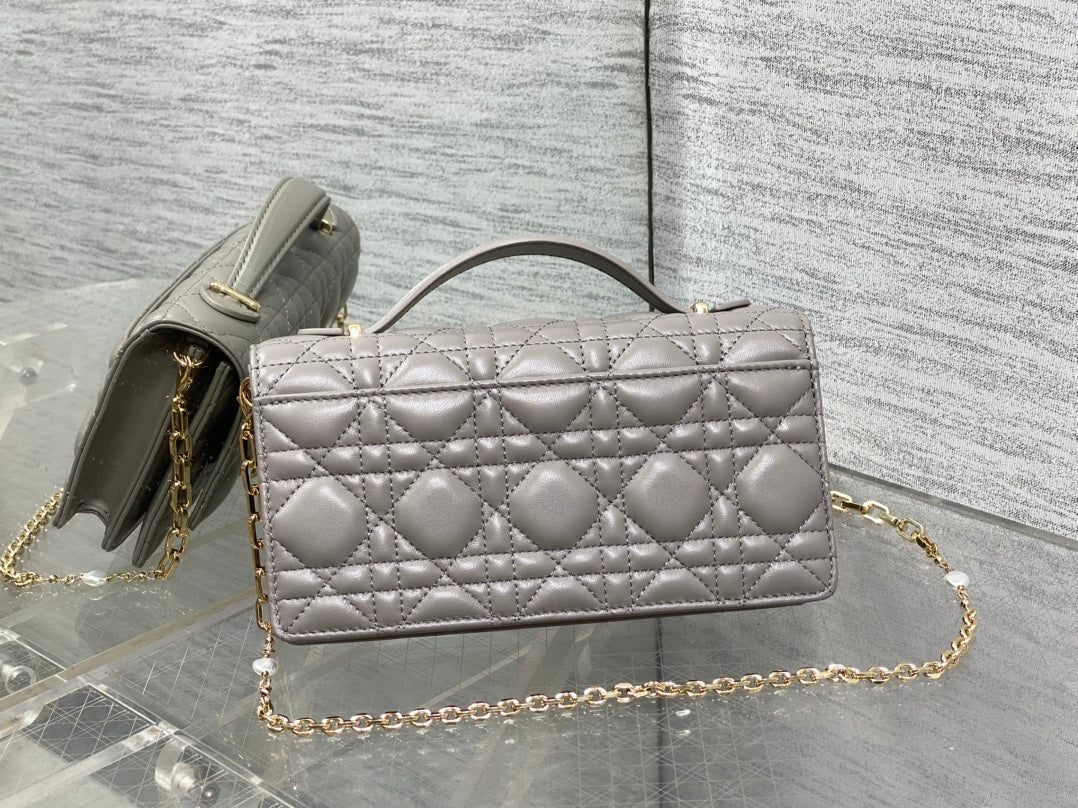 DIOR 25S  TALK PHONE POUCH 21 IN DIRTY LILAC CANNAGE LAMBSKIN GOLD HARDWRE