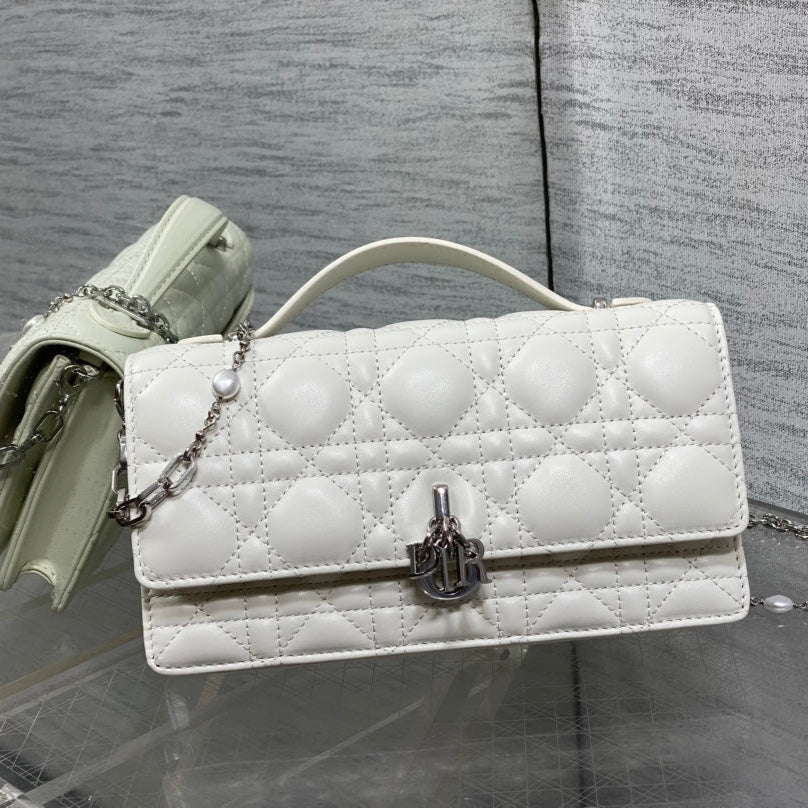 DIOR 25S  TALK PHONE POUCH 21 IN WHITE CANNAGE LAMBSKIN SILVER HARDWRE