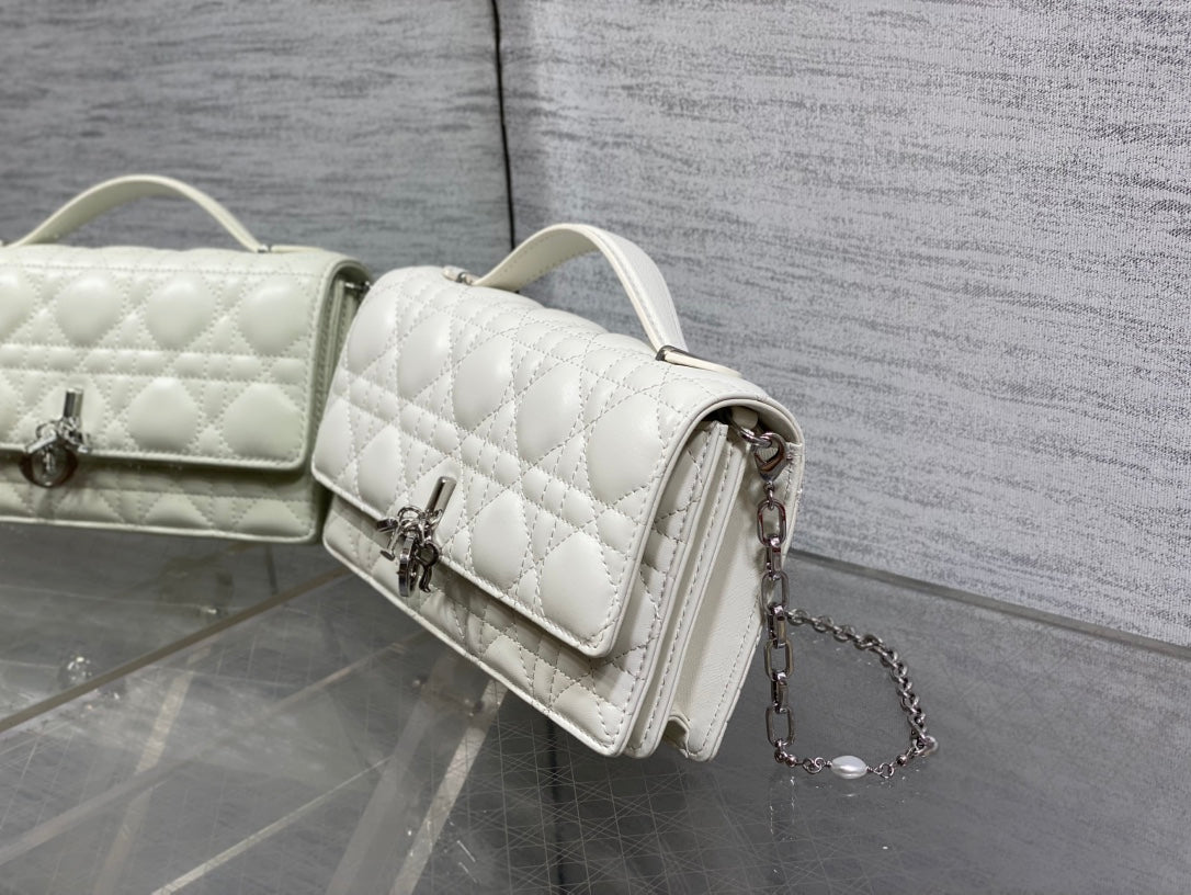 DIOR 25S  TALK PHONE POUCH 21 IN WHITE CANNAGE LAMBSKIN SILVER HARDWARE