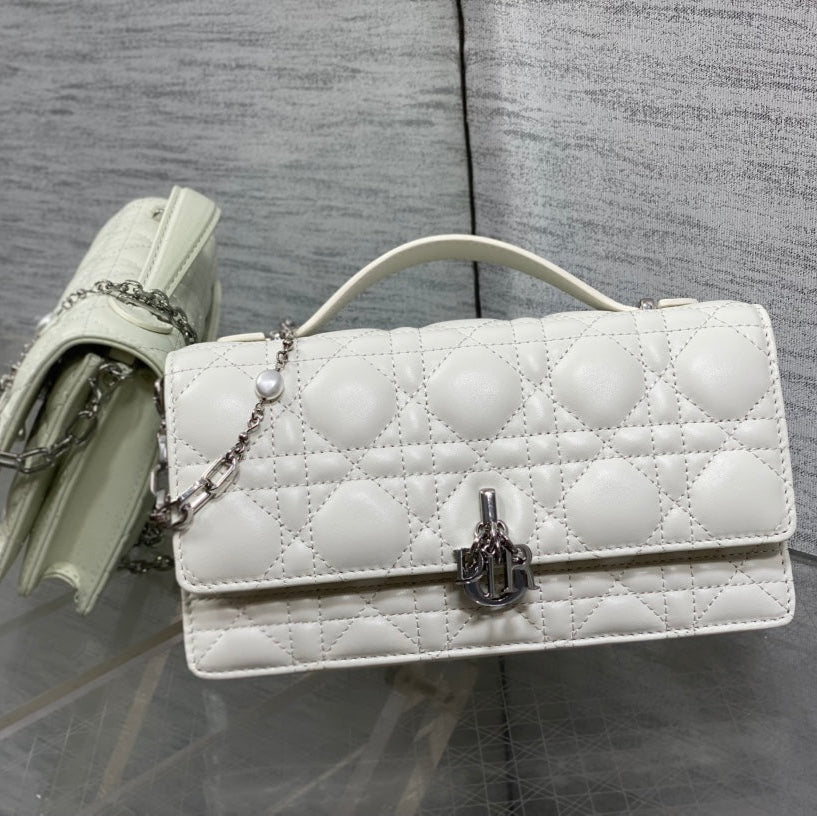 DIOR 25S  TALK PHONE POUCH 21 IN WHITE CANNAGE LAMBSKIN SILVER HARDWRE
