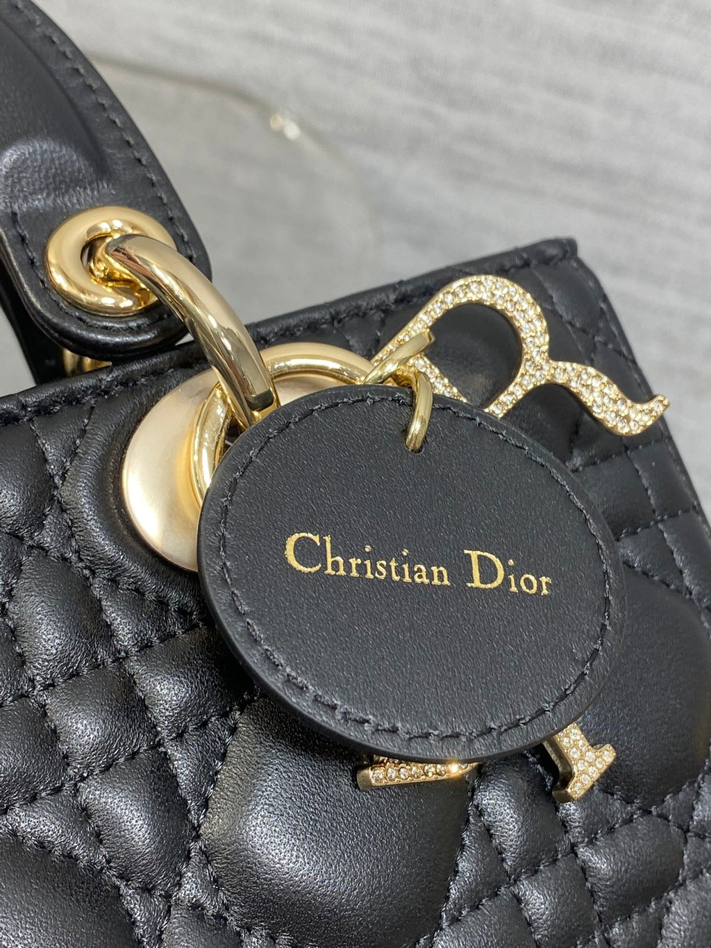 DIOR 25S SMALL LADY D‑JOY BAG 22 IN BLACK CALFSKIN GOLD HARDWARE