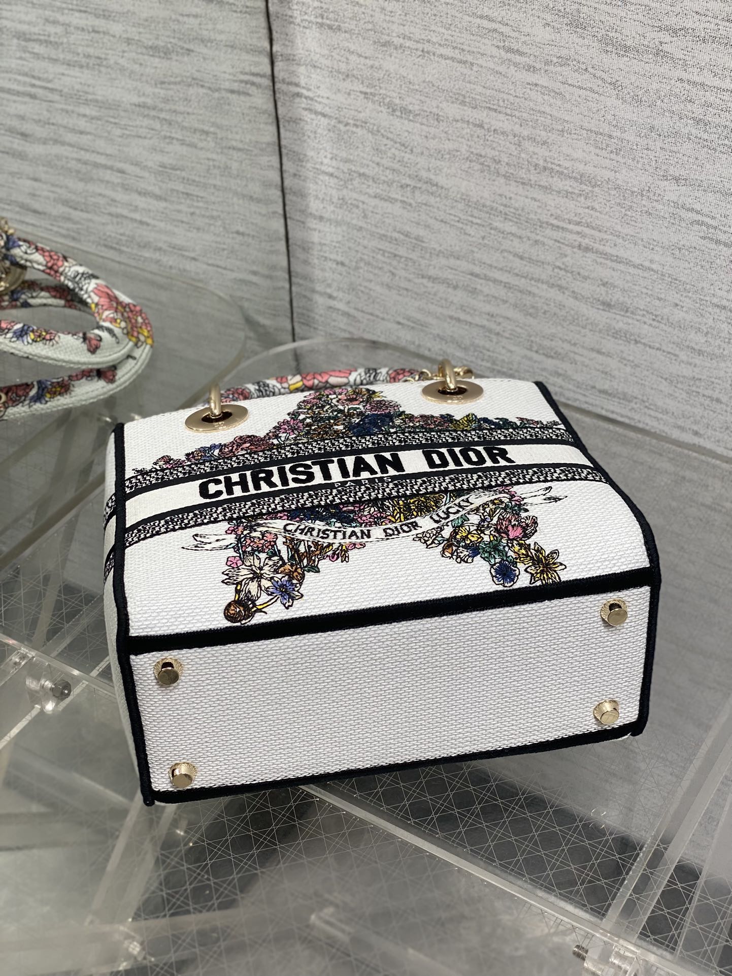 DIOR 25S SMALL LADY D-LITE BAG 24 IN WHITE RED  STAR EMBROIDERY