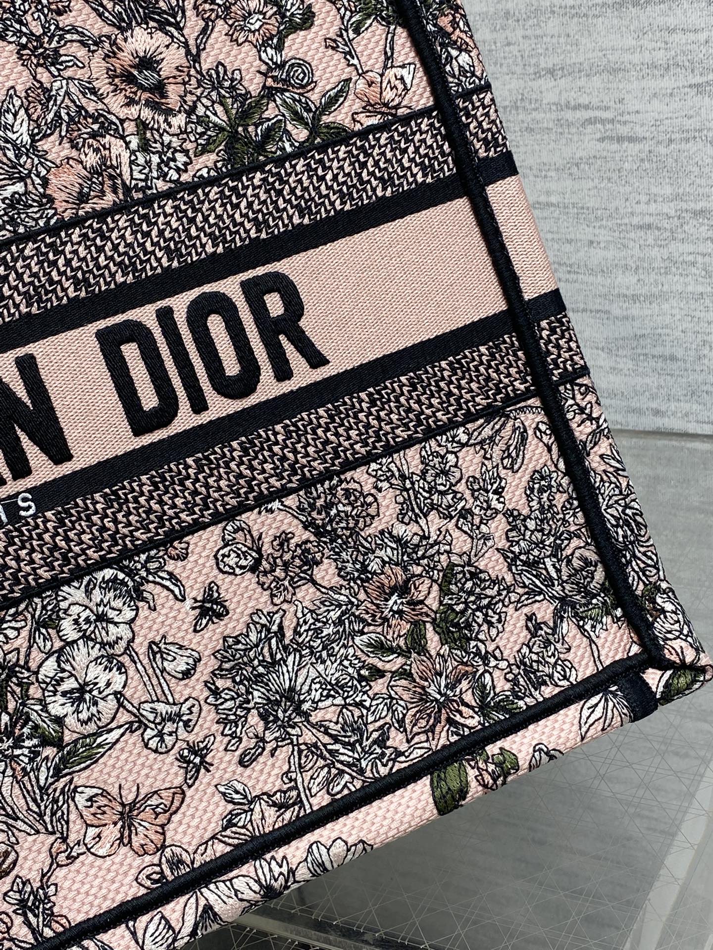 DIOR 25S LUCKY MEDIUM DIOR BOOK TOTE 36 IN PINK MULTICOLOR DIOR FLOWERS CALENDAR ALLOVER EMBROIDERY