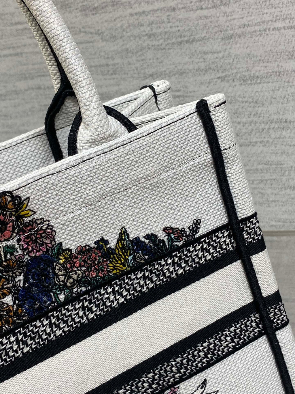 DIOR 25S LUCKY SMALL DIOR BOOK TOTE 26 IN WHITE MULTICOLOR DIOR STAR EMBROIDERY