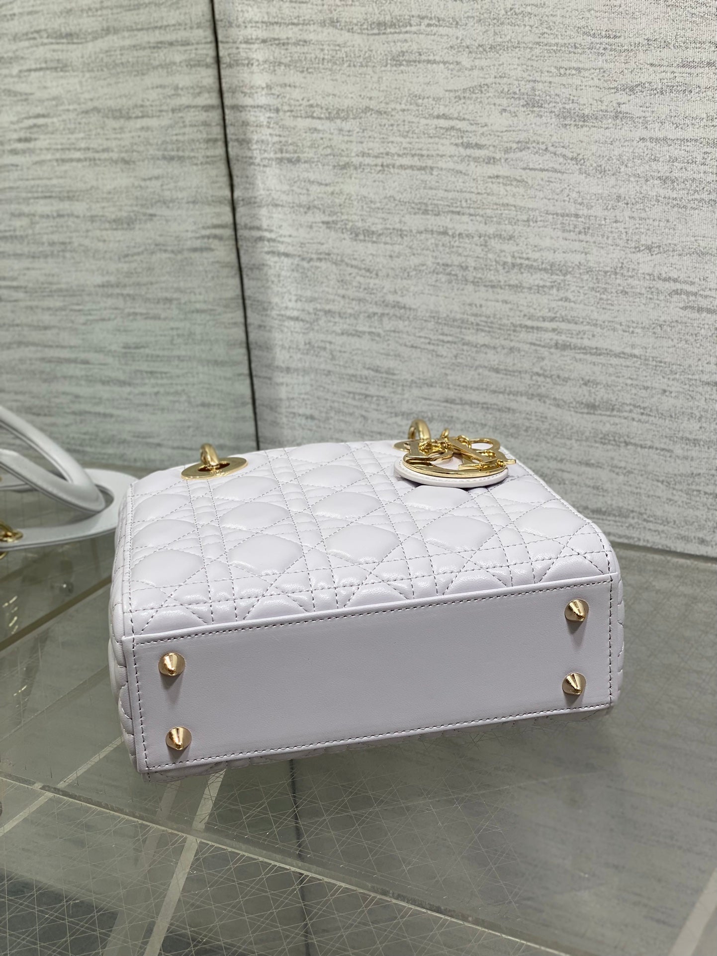DIOR 25S LADY  BAG 20 IN LILAC CANNAGE CALFSKIN GOLD HARDWARE