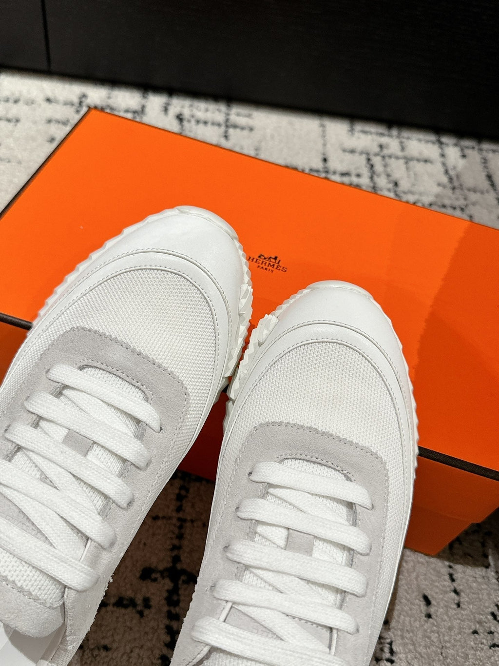 HERMES BOUNCING SNEAKER IN WHITE CALFSKIN AND FABRIC