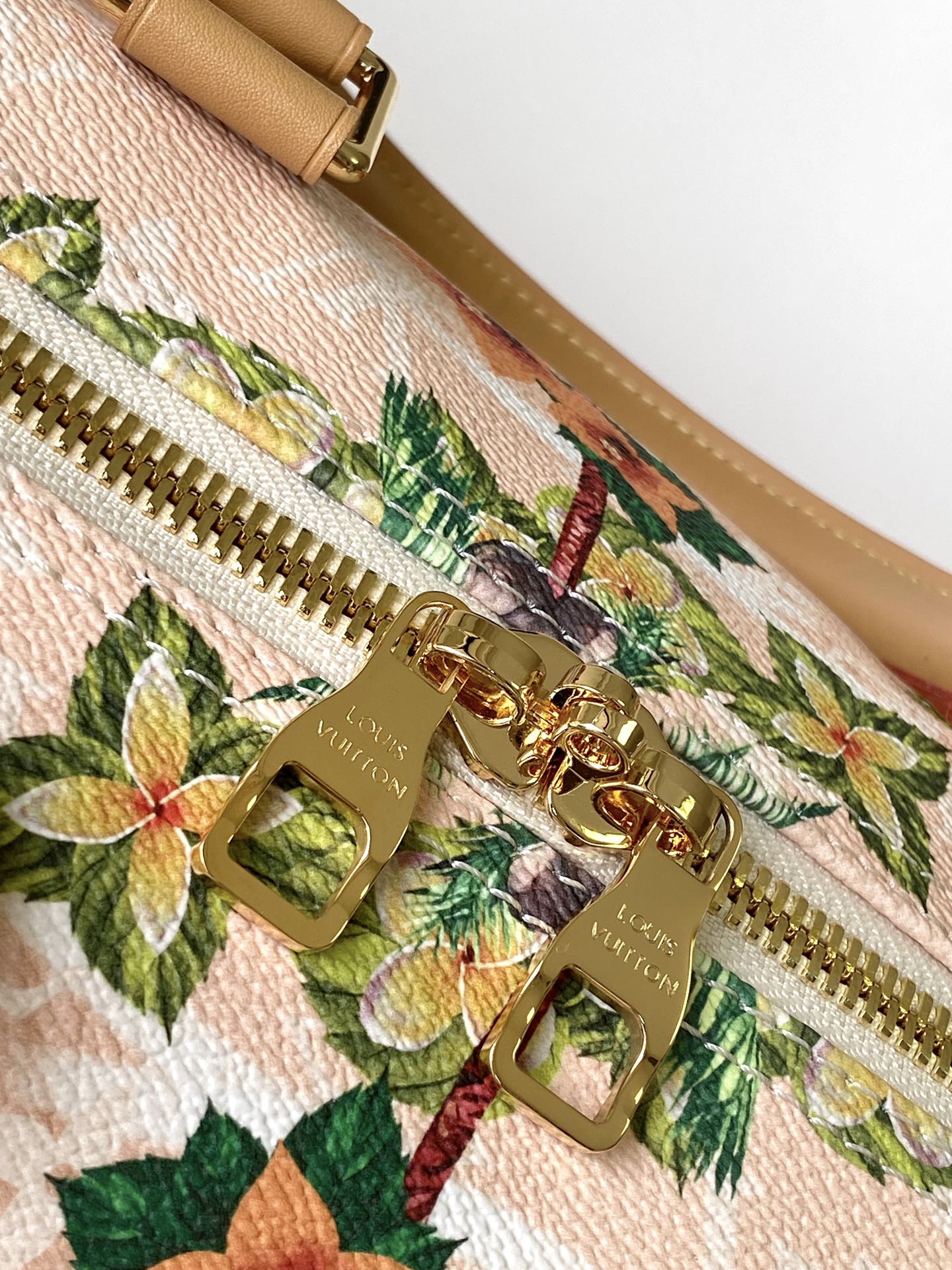 LOUIS VUITTON KEEPALL BANDOULIÈRE 50 IN SAND TROPICAL MOTIFS MONOGRAM SURFIN CANVAS