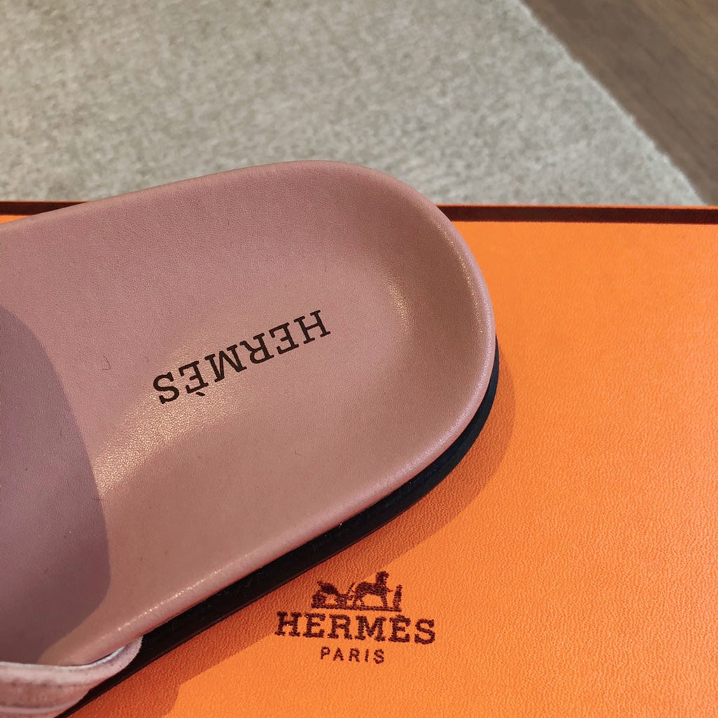 HERMES EMPIRE SANDAL LIGHT PINK SUEDE