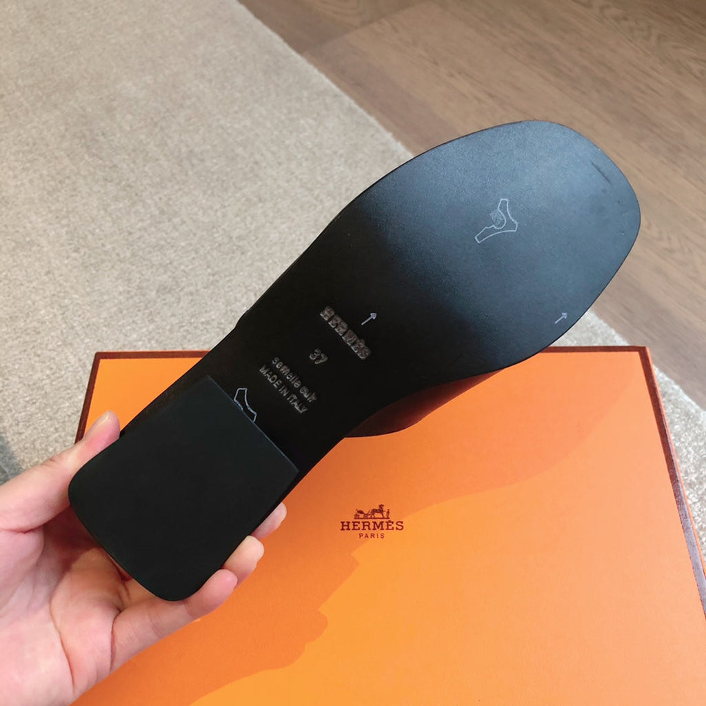 HERMES ISLE SANDAL BLACK CALFSKIN