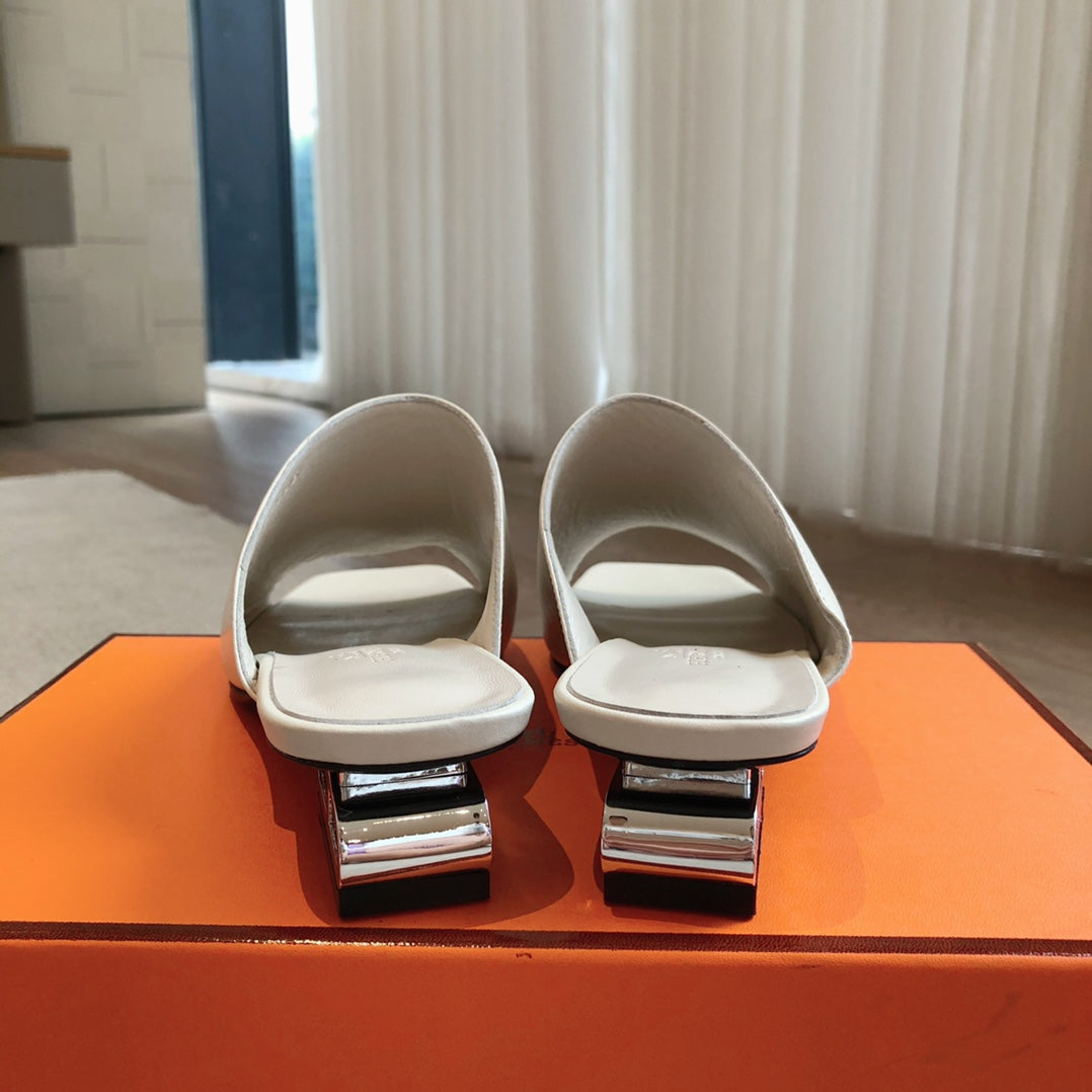 HERMES ICONIQUE 25 SANDAL WHITE CALFSKIN