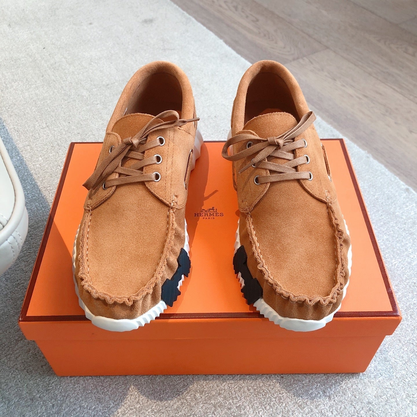 HERMES KETCH SNEAKER IN BRONZE BROWN SUEDE