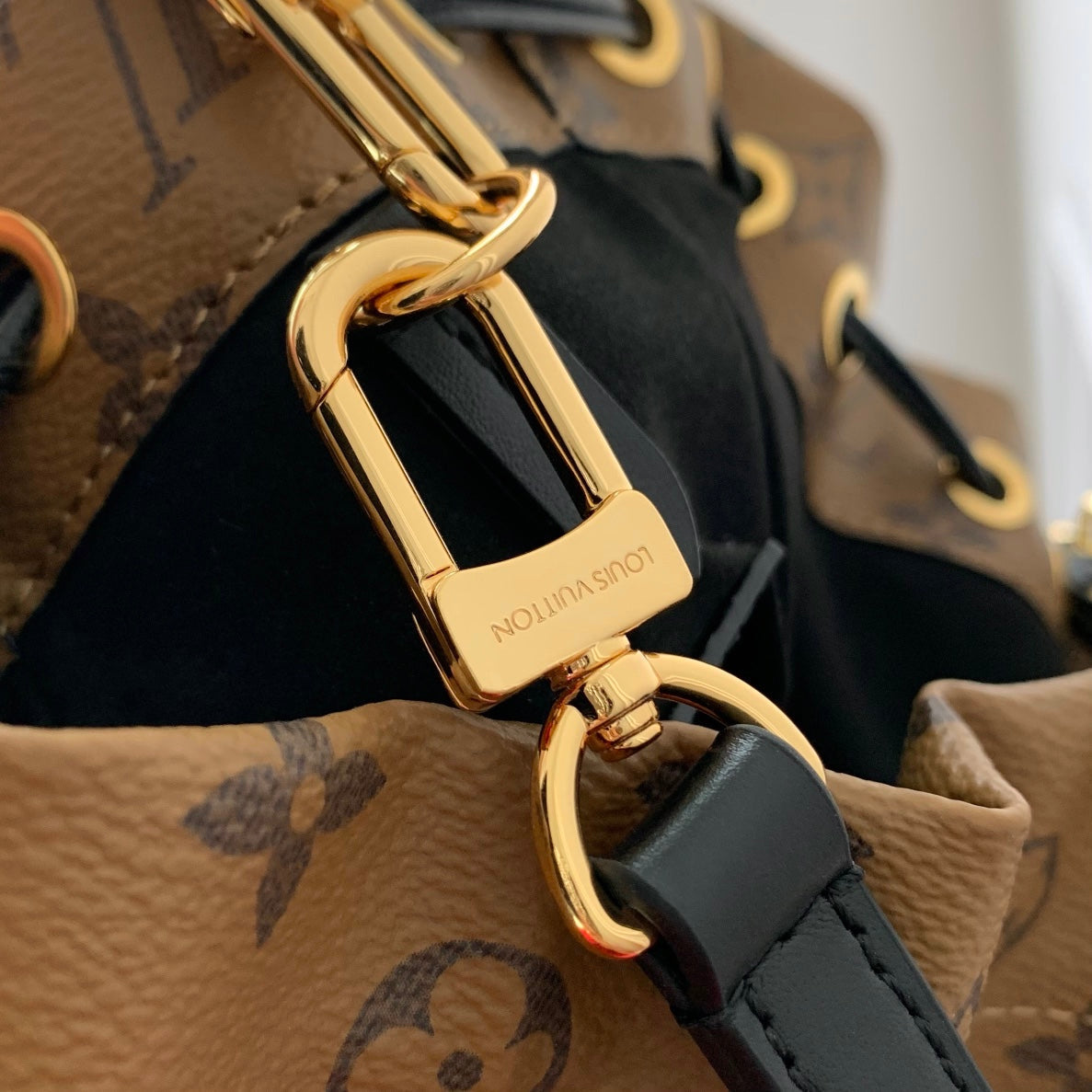LOUIS VUITTON NOÉ TRUNK 23 IN BROWN MONOGRAM REVERSE CANVAS GOLD HARDWARE