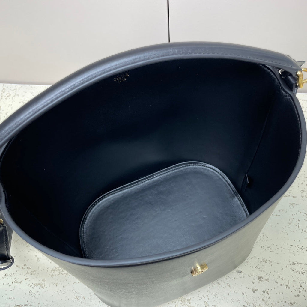 CELINE MEDIUM 28 LOUISE BAG IN BLACK SMOOTH CALFSKIN