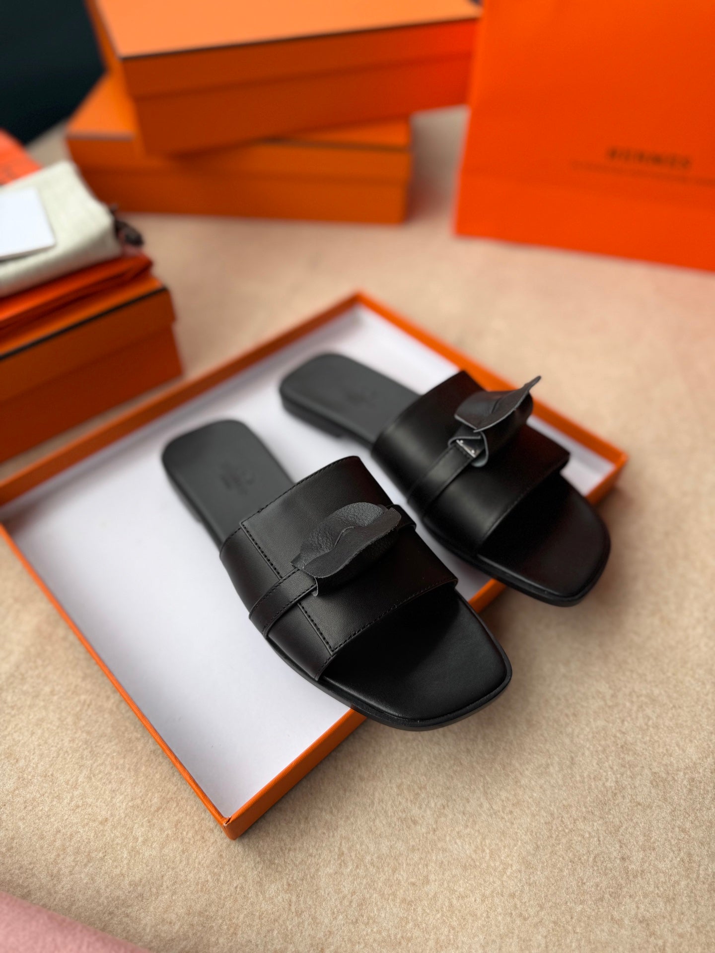 HERMES 0RAN SANDALS IN BLACK CALFSKIN