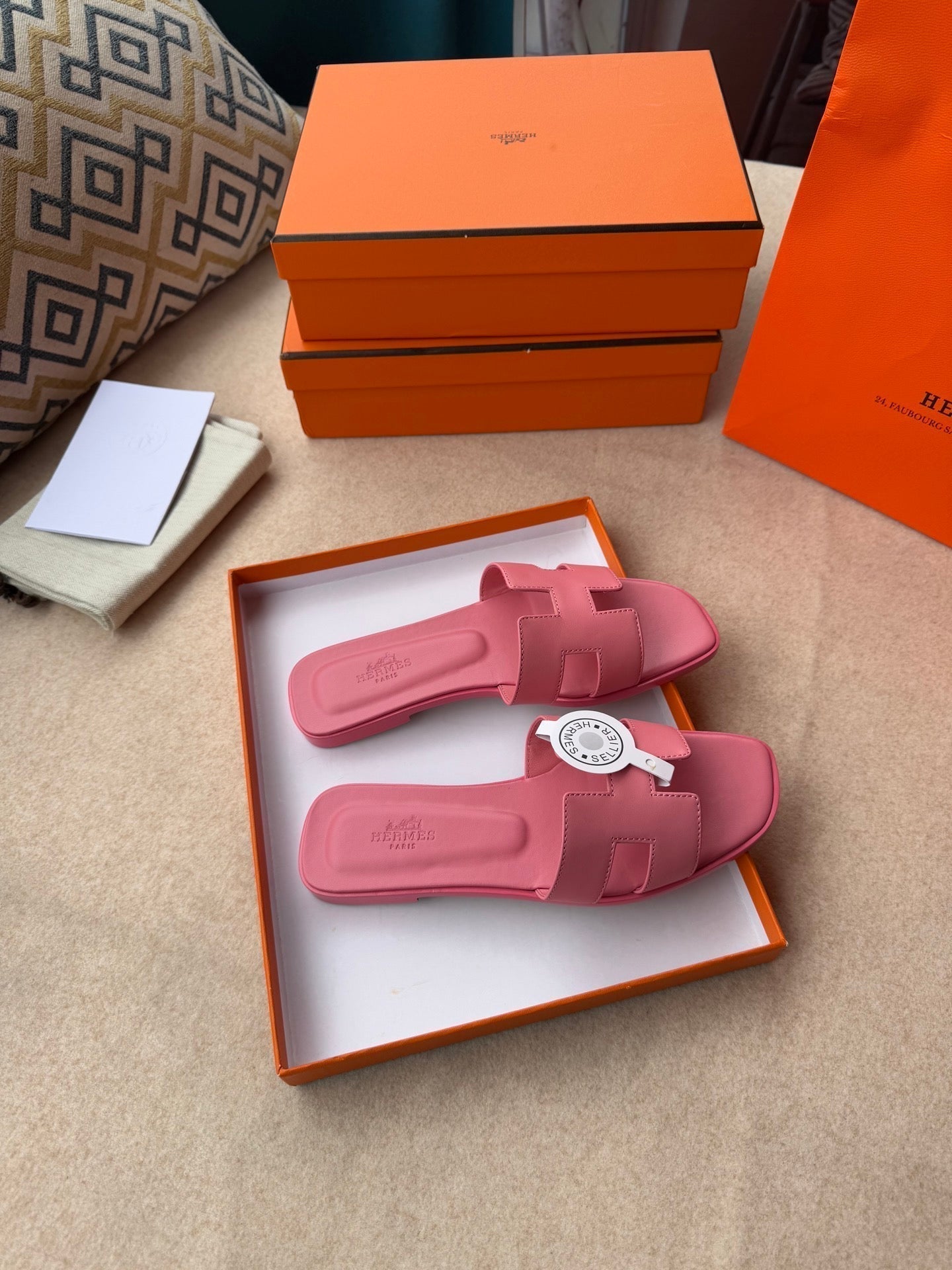 HERMES 0RAN SANDALS IN ROSE PINK CALFSKIN