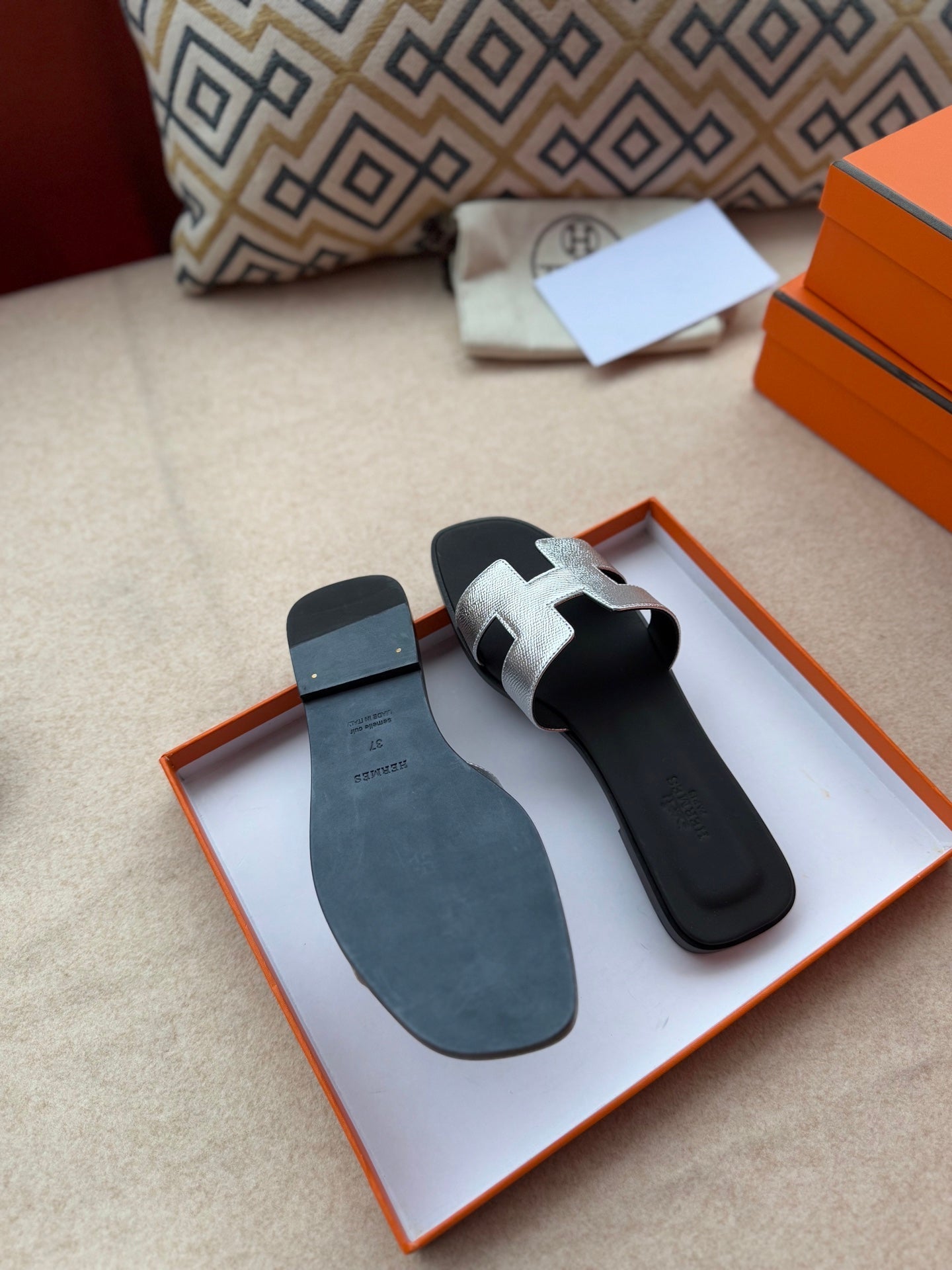 HERMES 0RAN SANDALS IN SILVER CALFSKIN