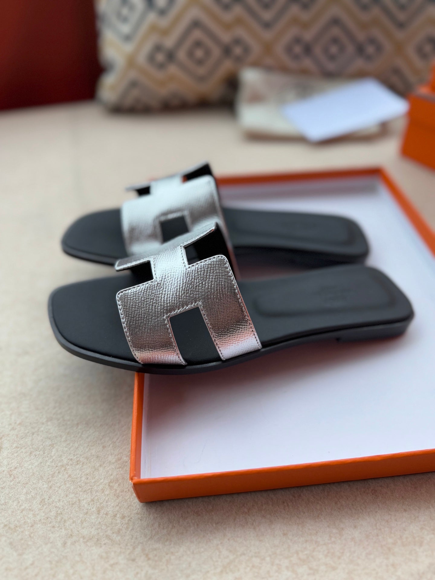 HERMES 0RAN SANDALS IN SILVER CALFSKIN