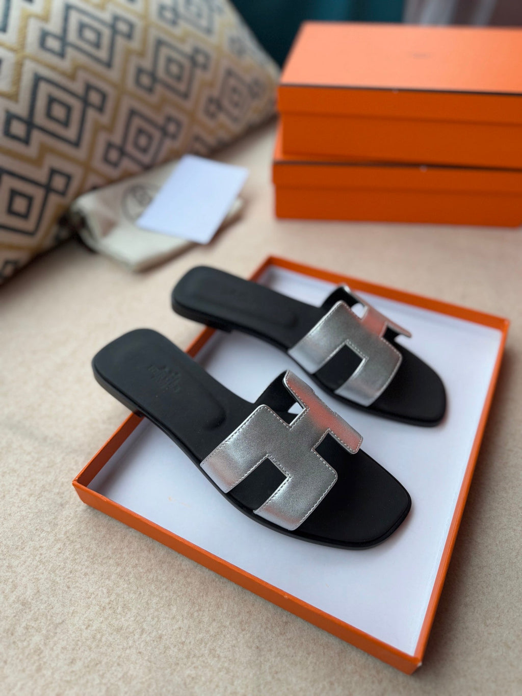 HERMES 0RAN SANDALS IN SILVER CALFSKIN