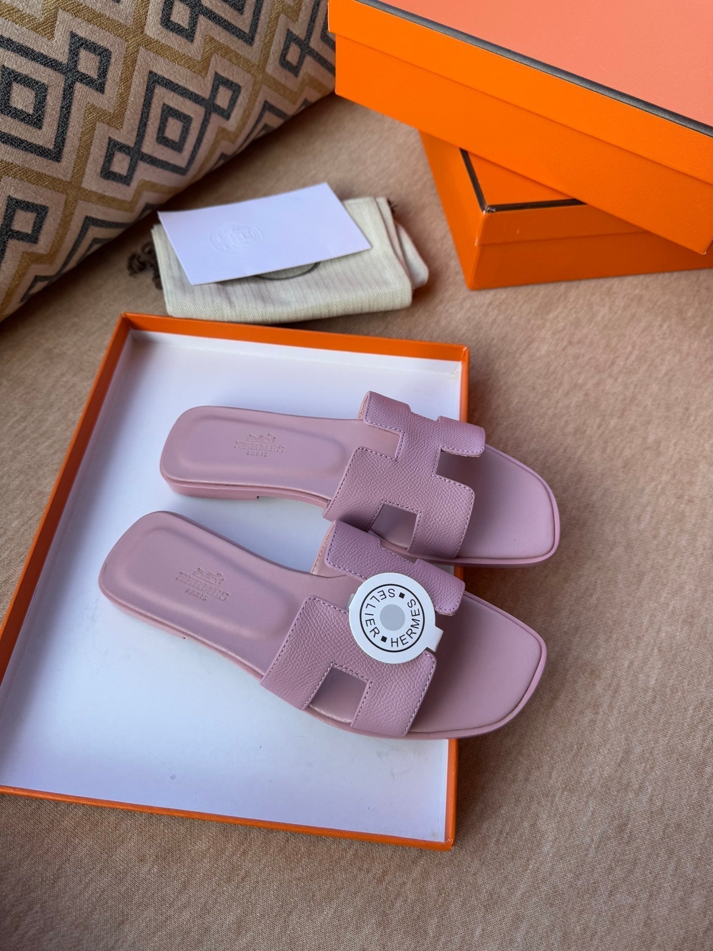 HERMES 0RAN SANDALS IN PASTEL PURPLE CALFSKIN