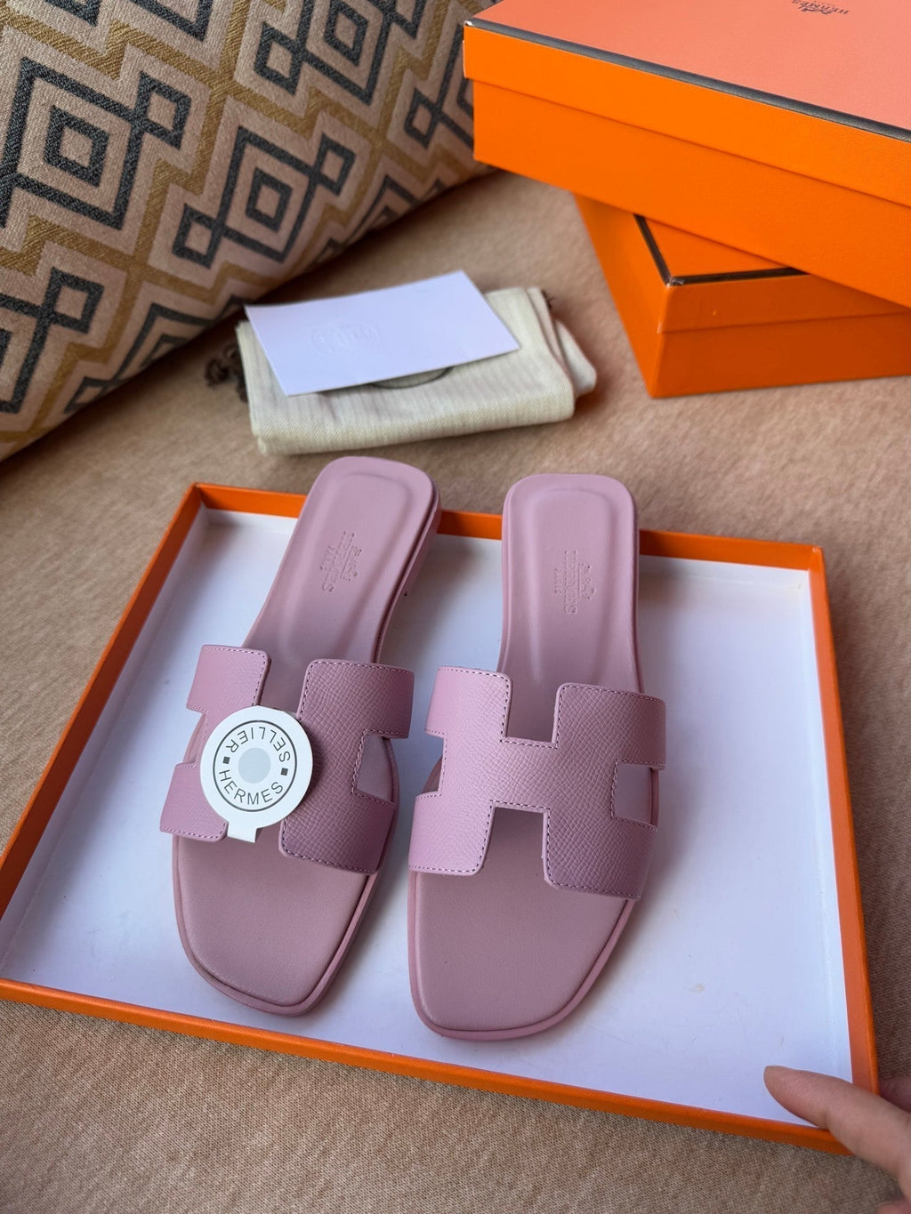 HERMES 0RAN SANDALS IN PASTEL PURPLE CALFSKIN