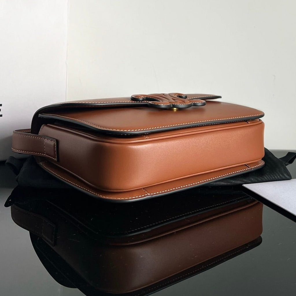CELINE CLASSIQUE TRIOMPHE 22 TAN SMOOTH CALFSKIN