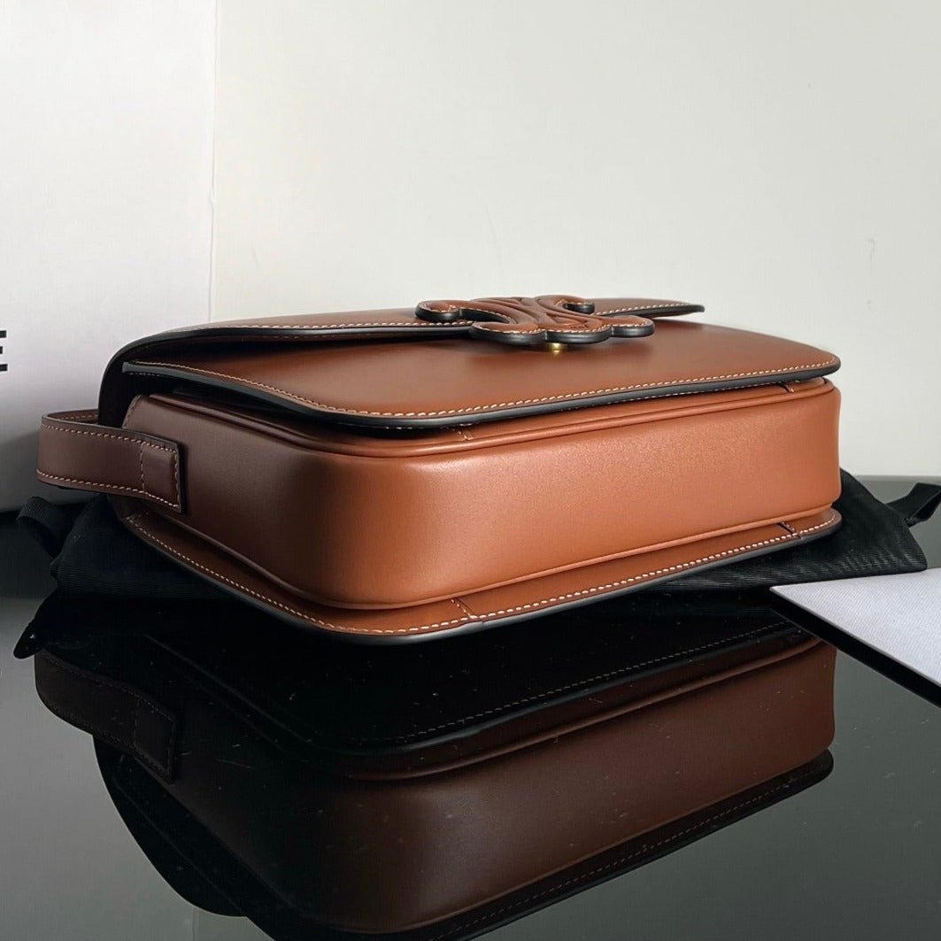 CELINE CLASSIQUE TRIOMPHE 22 TAN SMOOTH CALFSKIN