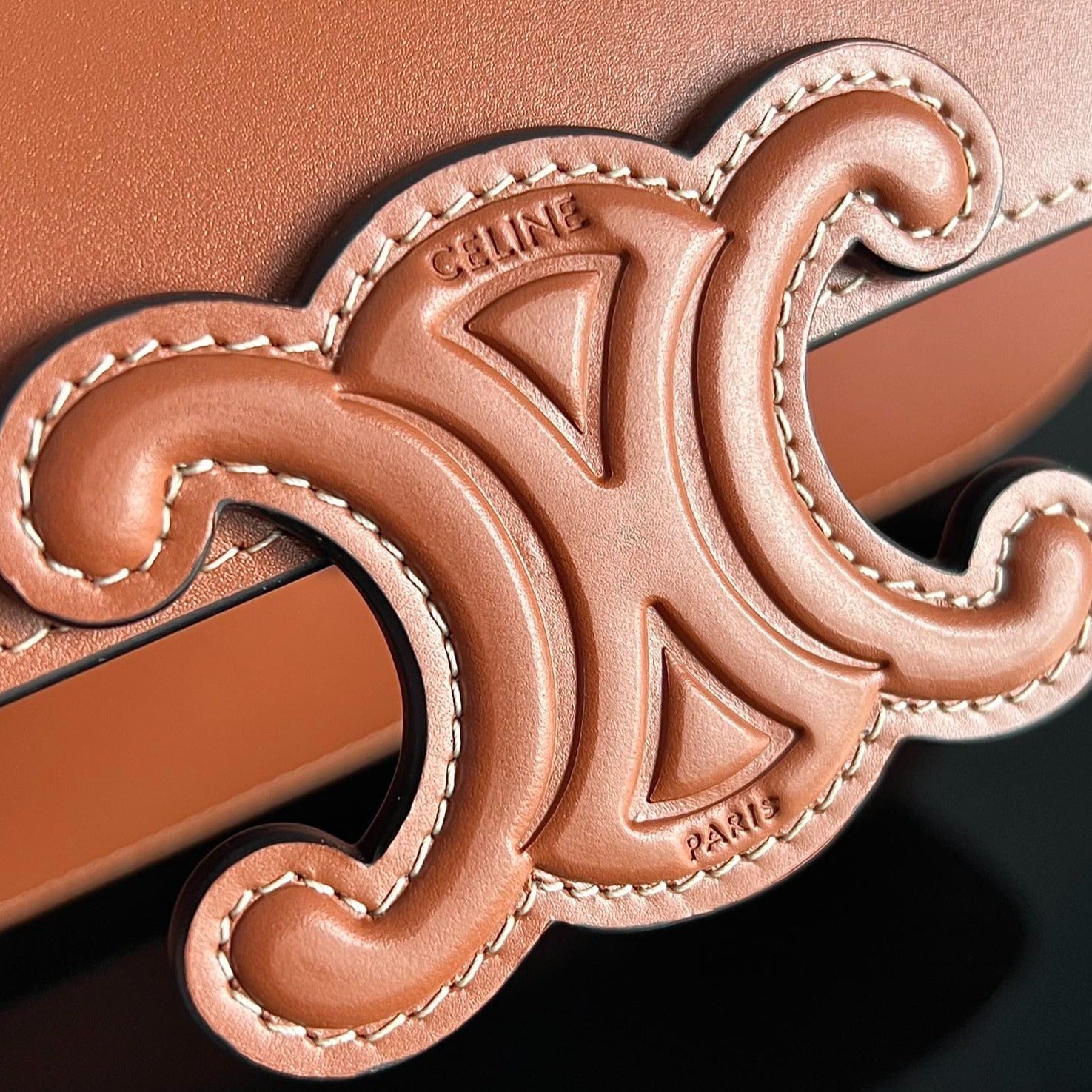 CELINE CLASSIQUE TRIOMPHE 22 TAN SMOOTH CALFSKIN