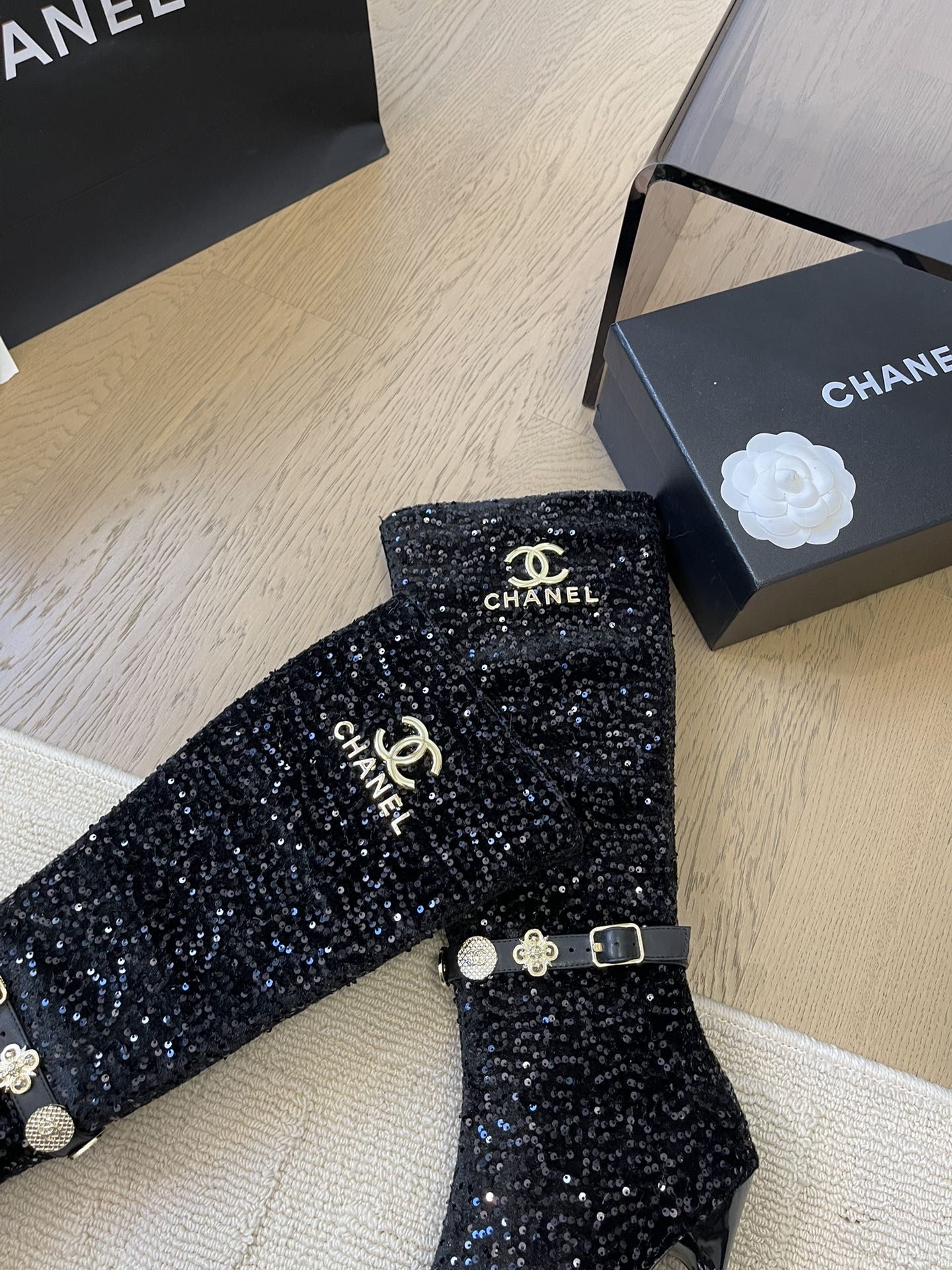 CHANEL KNEE HIGH BOOTS IN BLACK CALFSKIN AND SEQUINS
