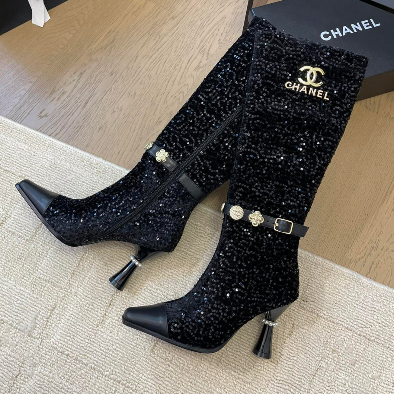 CHANEL KNEE HIGH BOOTS IN BLACK CALFSKIN AND SEQUINS