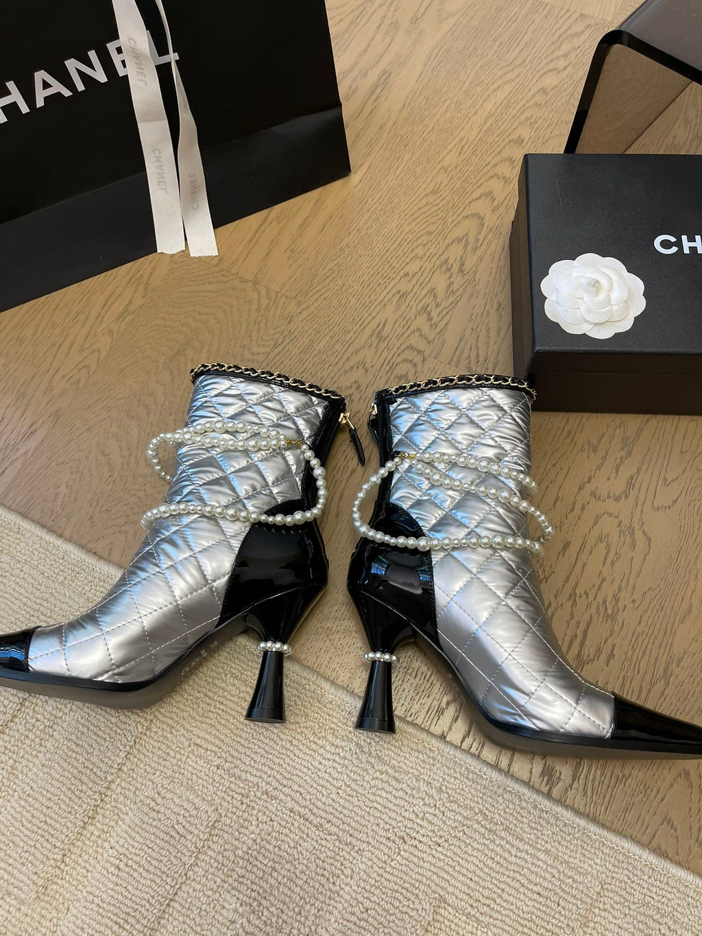 CHANEL HIGH HEELS 8CM BOOTS IN SILVER MIX BLACK CALFSKIN WITH PEARL CHAIN