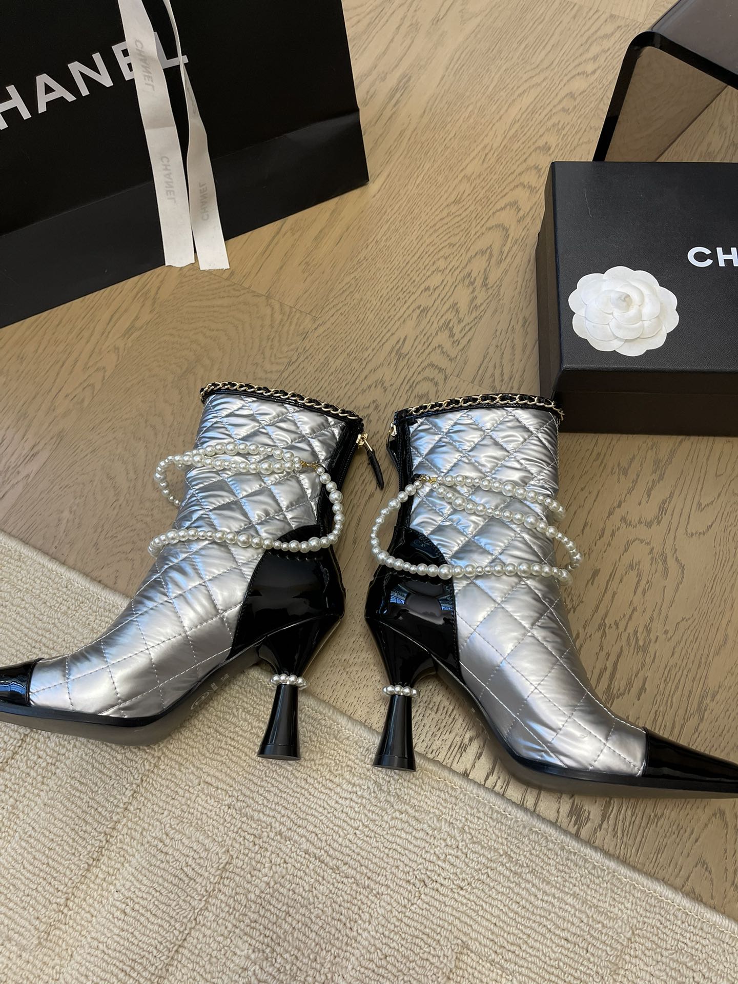 CHANEL HIGH HEELS 8CM BOOTS IN SILVER MIX BLACK CALFSKIN WITH PEARL CHAIN