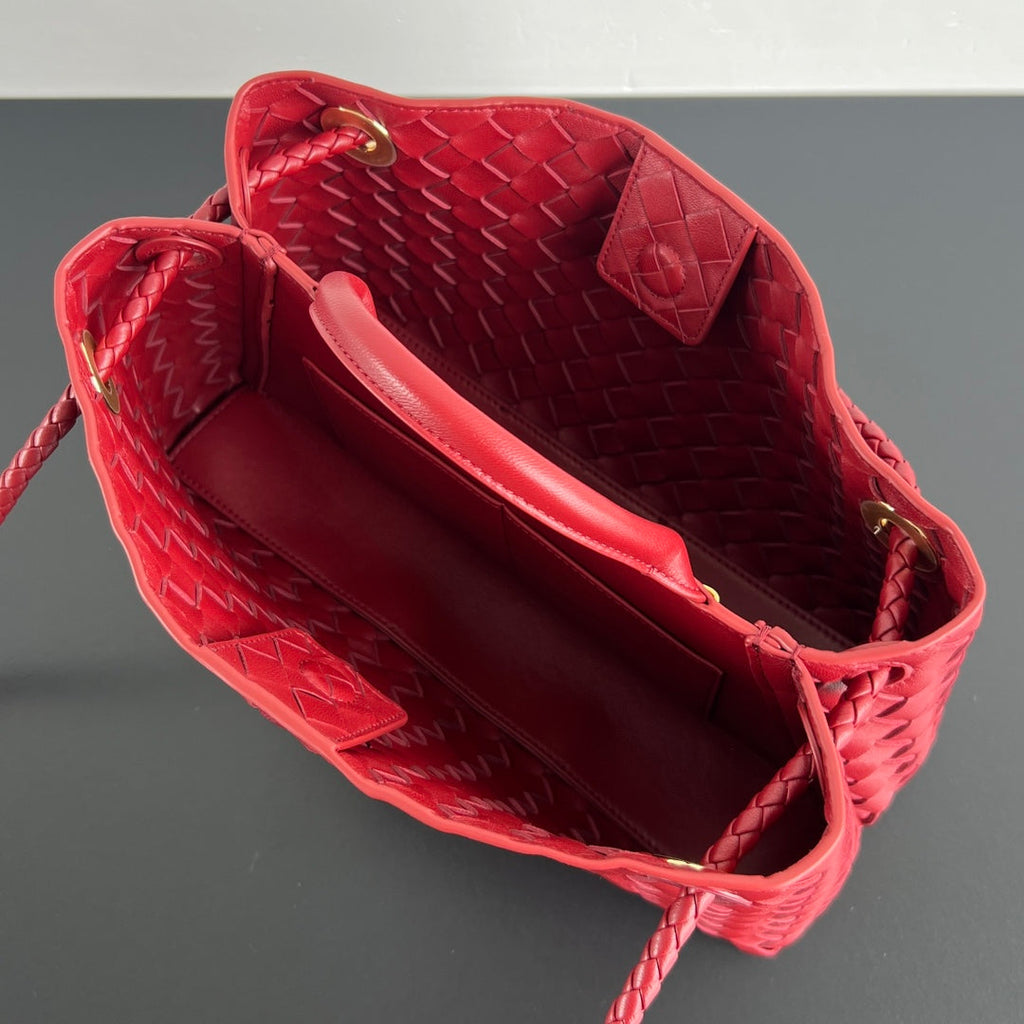 BOTTEGA VENETA SMALL ANDIAMO 29 IN RED LAMBSKIN