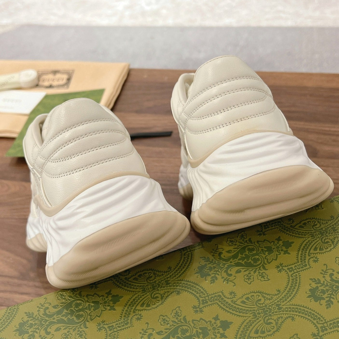 GUCCI RIPPLE SNEAKER  cream