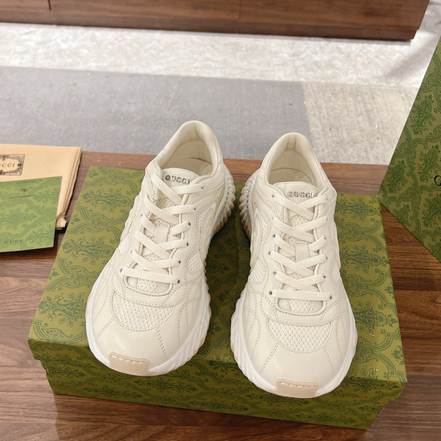 GUCCI RIPPLE SNEAKER  cream