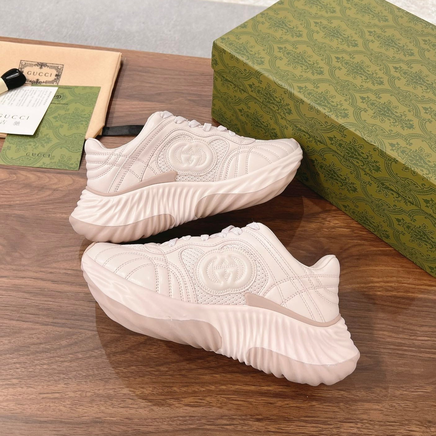 GUCCI RIPPLE SNEAKER JASmine cream