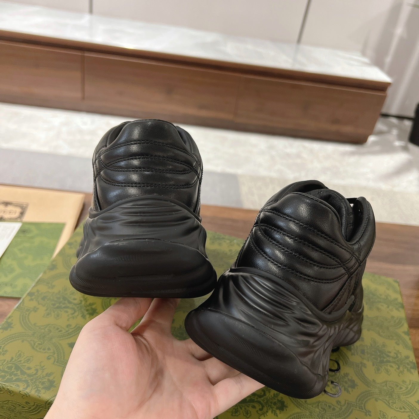 GUCCI RIPPLE SNEAKER BLACK
