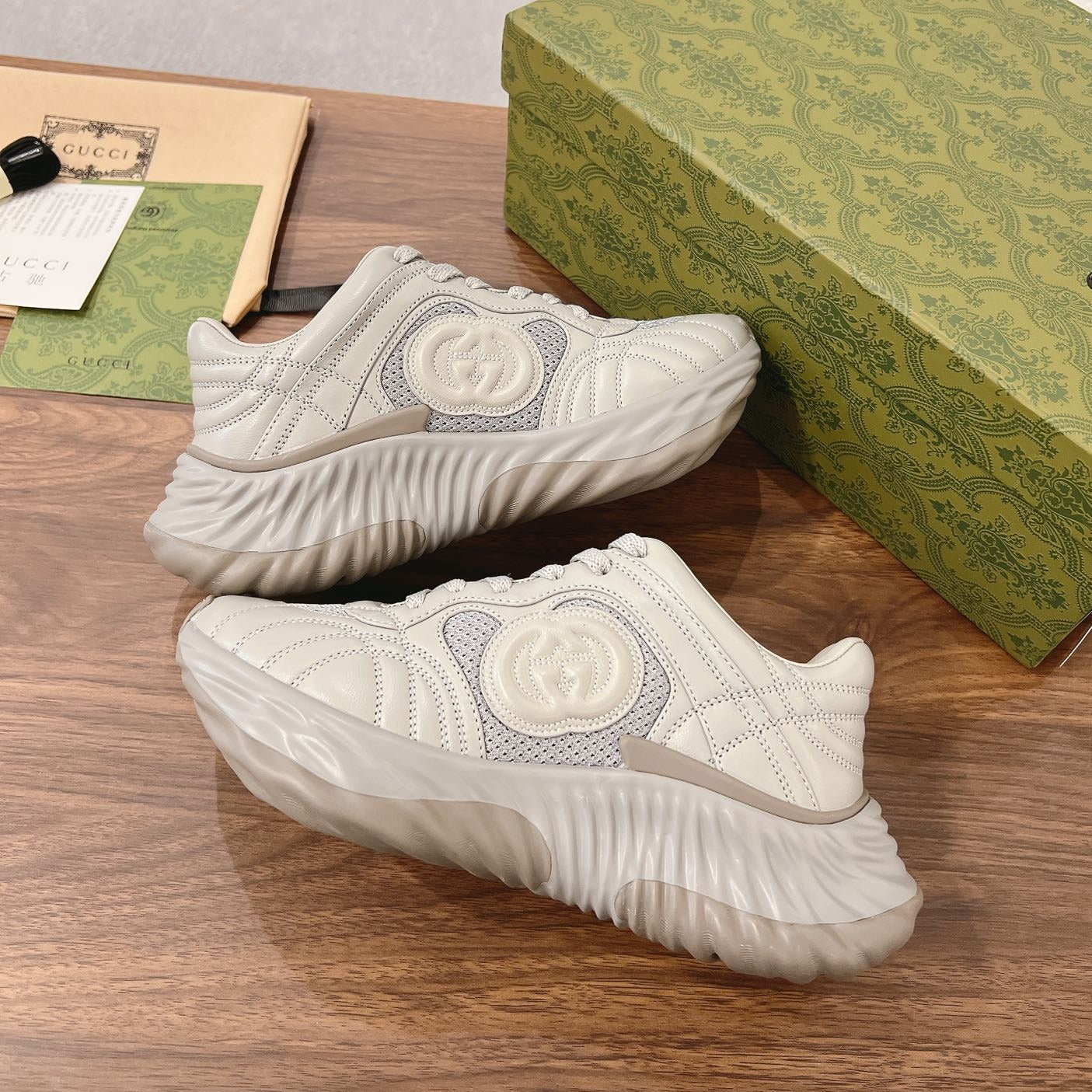 GUCCI RIPPLE SNEAKER CLOUD GRAY