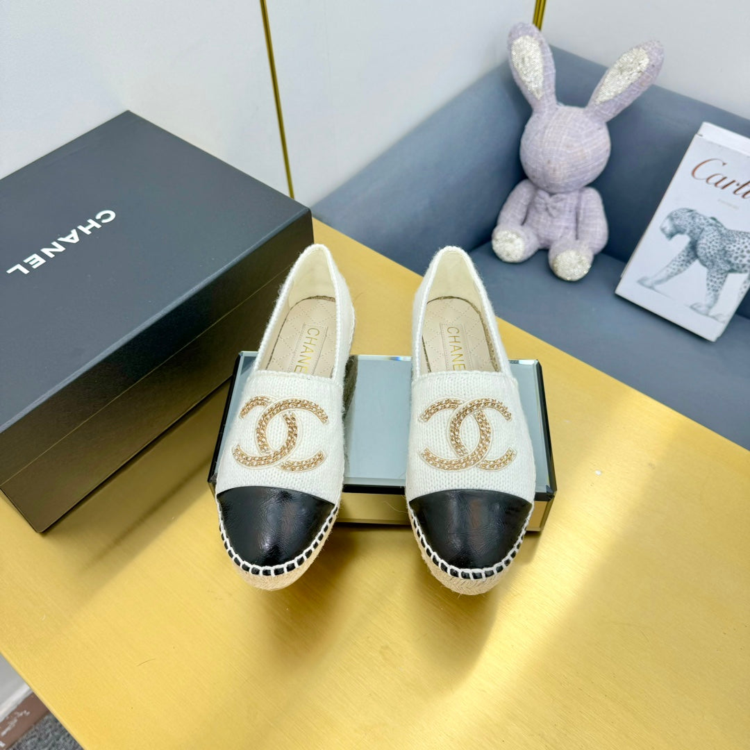 CHANEL ESPADRILLES PLATFORM 25S IN WHITE KNITTED WOOL AND BLACK LAMBSKIN