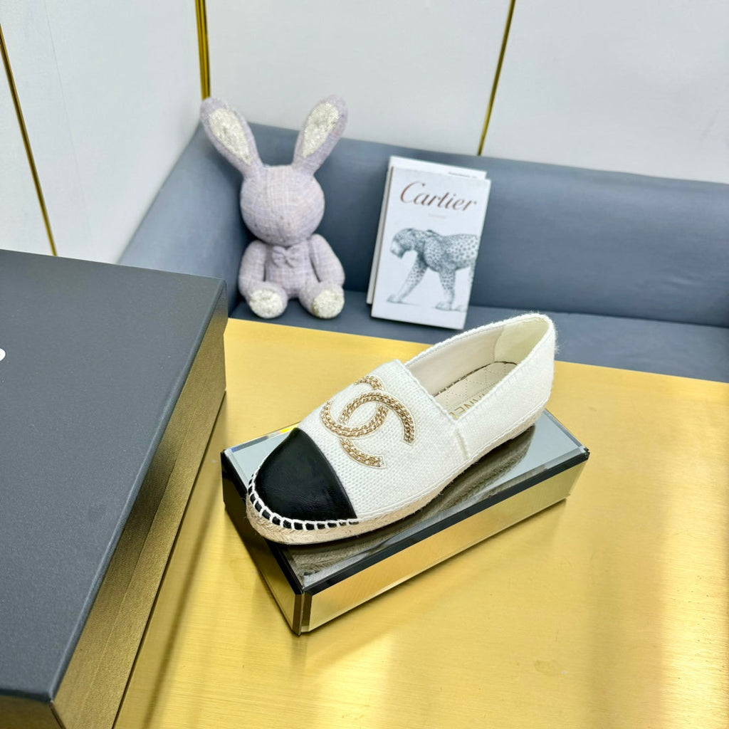CHANEL ESPADRILLES PLATFORM 25S IN WHITE KNITTED WOOL AND BLACK LAMBSKIN