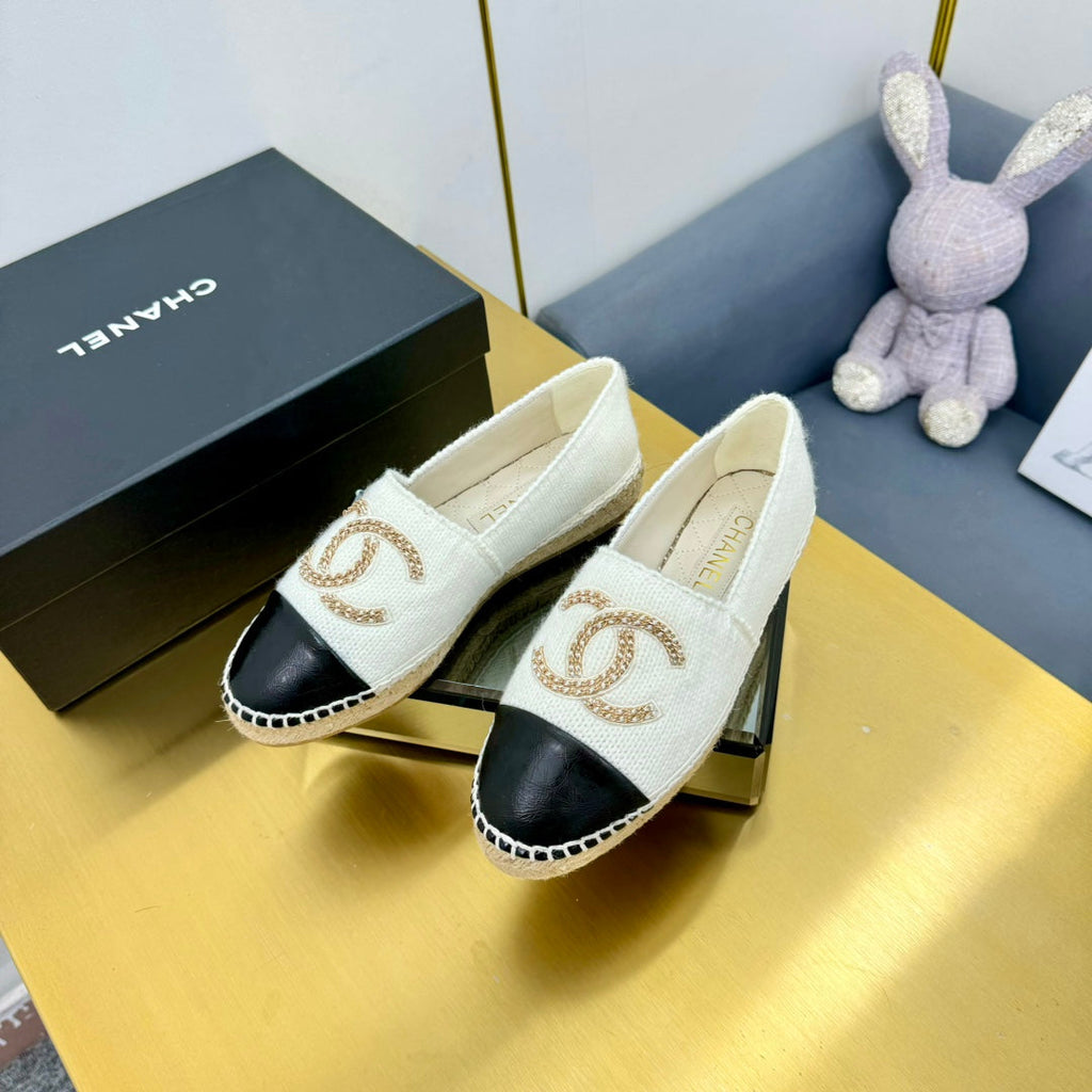 CHANEL ESPADRILLES PLATFORM 25S IN WHITE KNITTED WOOL AND BLACK LAMBSKIN
