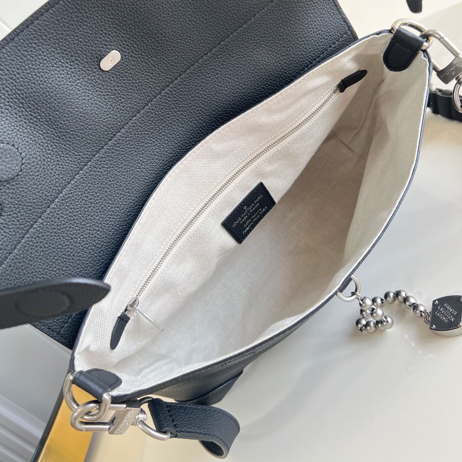 LOUIS VUITTON STEAMER CROSSBODY 30 IN BLACK CALFSKIN SILVER HARDWARE