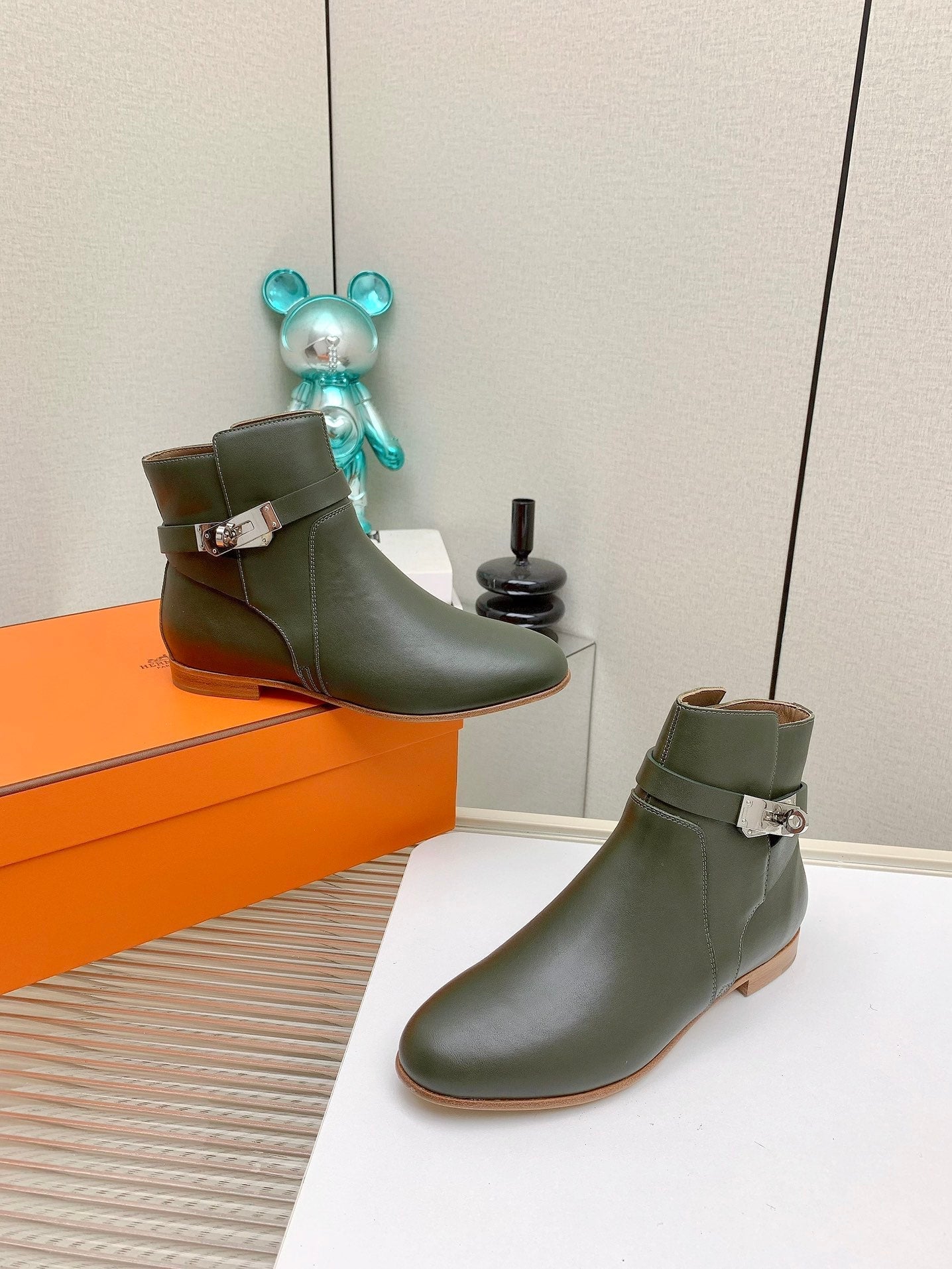 HERMES WOMEN'S NEO ANKLE BOOT IN ARMY GREEN CALFSKIN