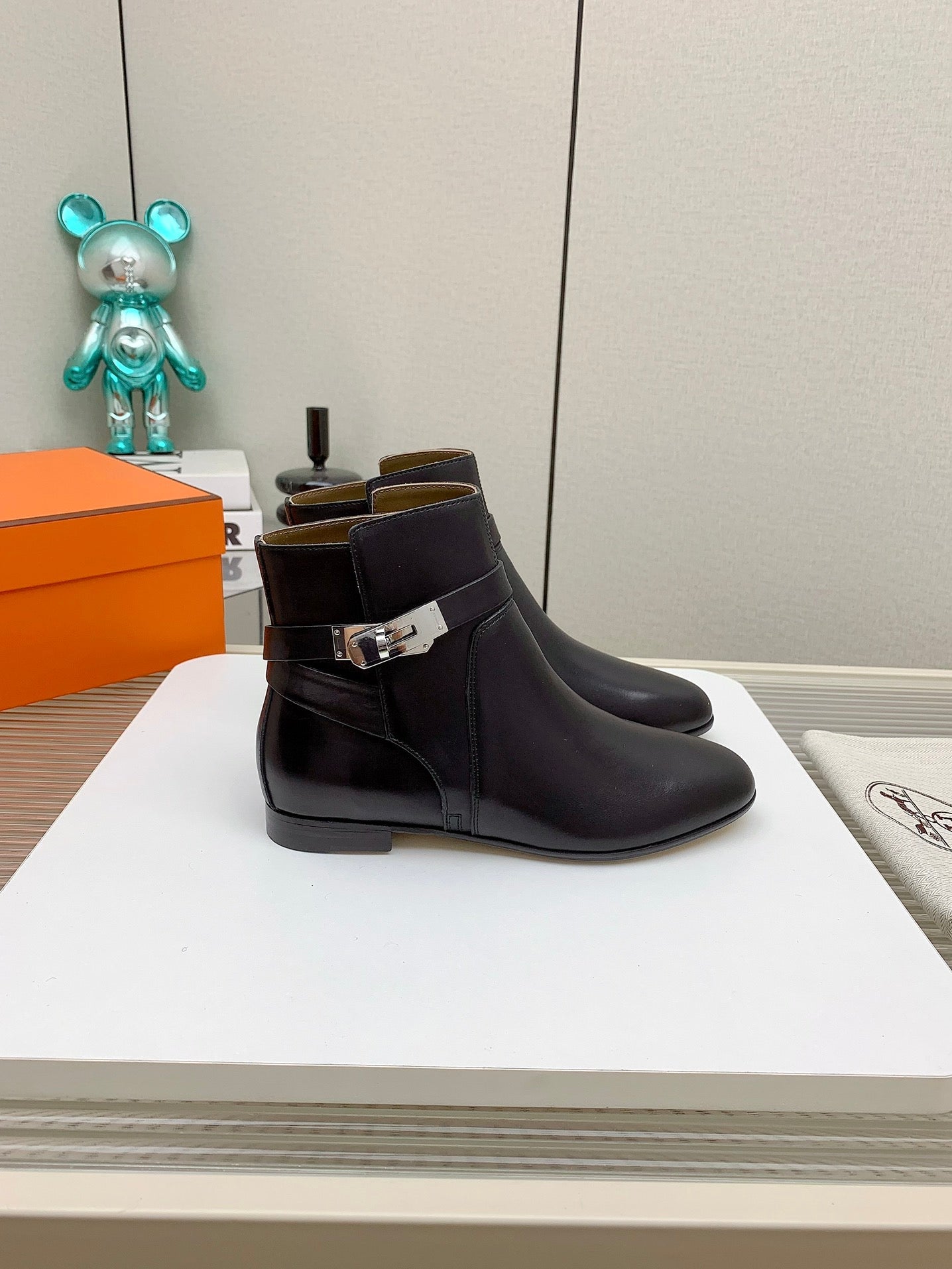 HERMES WOMEN'S NEO ANKLE BOOT IN BLACK CALFSKIN