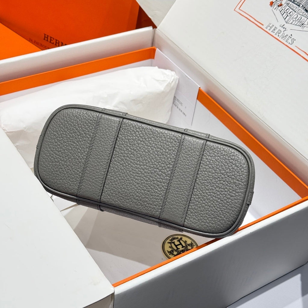 HERMES GARDEN PARTY 23CM IN WHITE TOILETS COTTON CANVAS AND GREY CALFSKIN