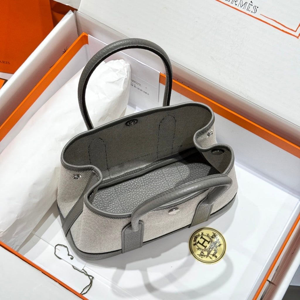 HERMES GARDEN PARTY 23CM IN WHITE TOILETS COTTON CANVAS AND GREY CALFSKIN