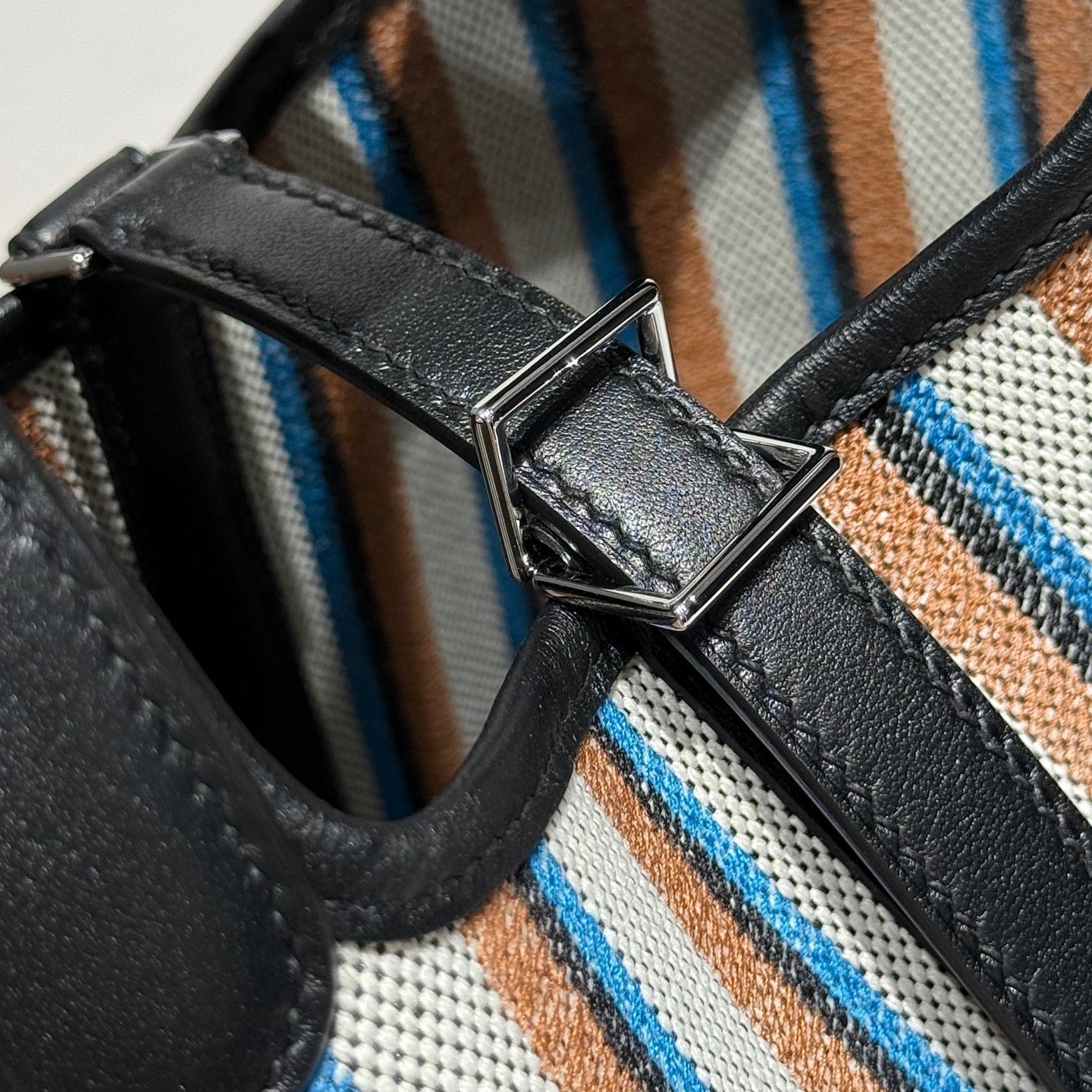 HERMES PICOTIN LOCK 18 BAG IN BLACK CALFSKIN ÉCRU/NOIR/FAUVE/NOIR/BLEU ZANZIBAR EMBROIDERY CANVAS