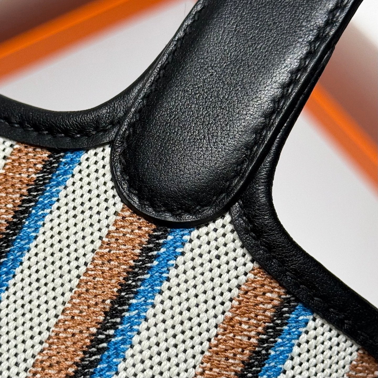 HERMES PICOTIN LOCK 18 BAG IN BLACK CALFSKIN ÉCRU/NOIR/FAUVE/NOIR/BLEU ZANZIBAR EMBROIDERY CANVAS