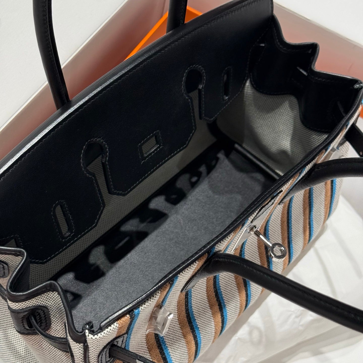 HERMES BIRKIN SHOULDER 29 IN BLACK CALFSKIN ÉCRU/NOIR/FAUVE/NOIR/BLEU ZANZIBAR EMBROIDERY CANVAS